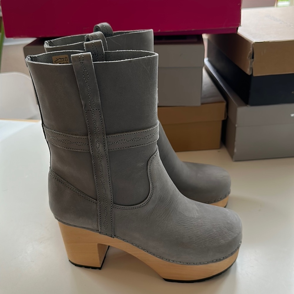 Swedish Hasbeens boots in light grey